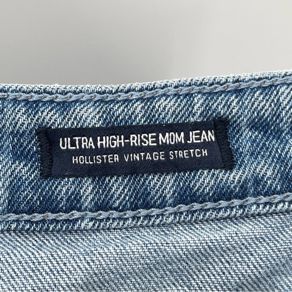 Hollister Ultra High-Rise Vintage Stretch Mom Jean Shorts Size 3 or 26 - Picture 6 of 8